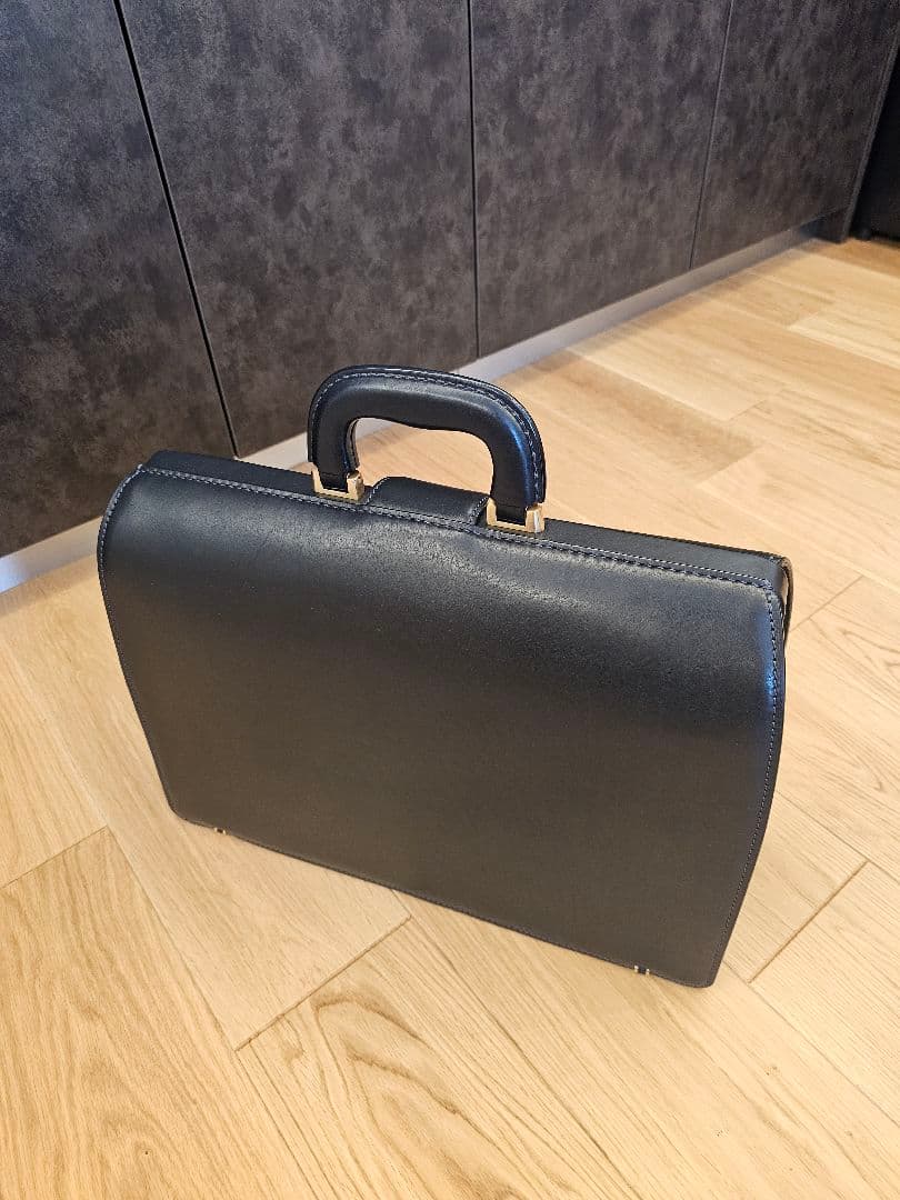 ブラックビジネスバッグ