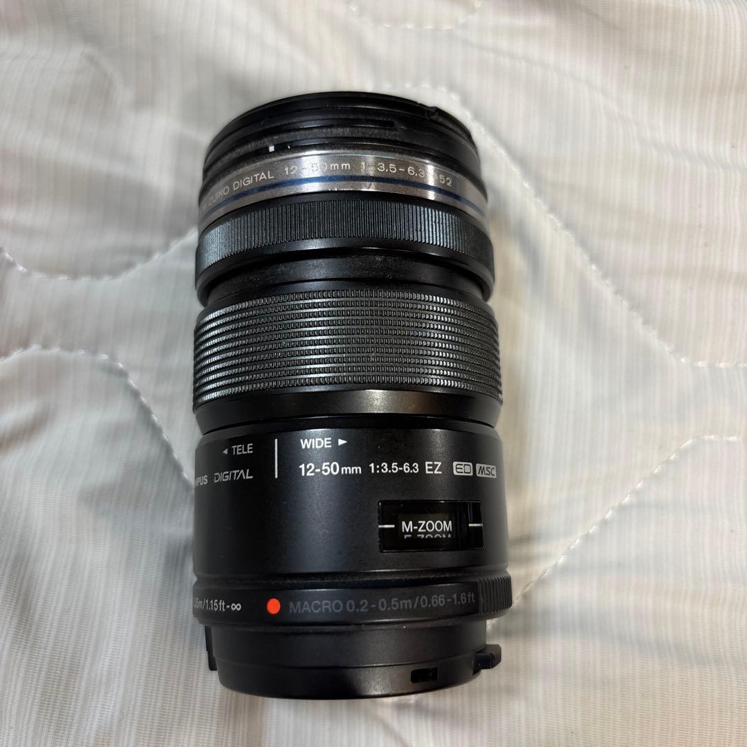 しろくろ専用(OLYMPUS 12-50mm f/3.5-6.3 EZ)