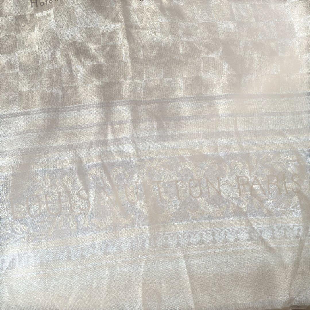 LOUIS VUITTON アイボリー スカーフ