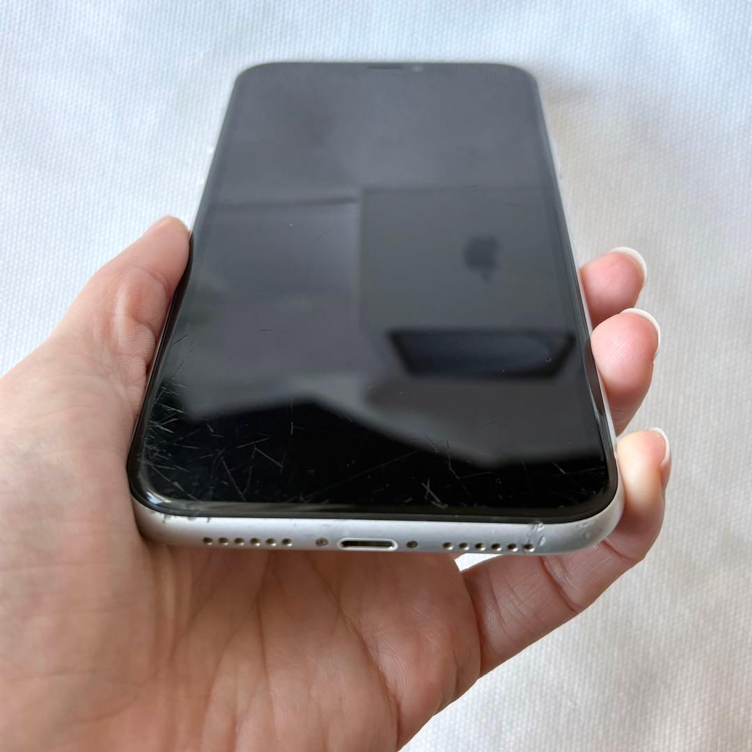Apple iPhone XR (64GB)　ホワイト本体　箱あり