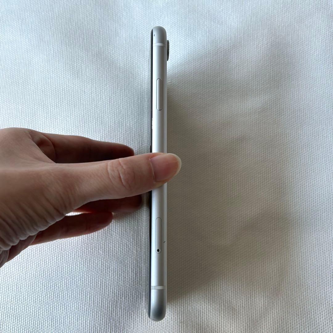 Apple iPhone XR (64GB)　ホワイト本体　箱あり