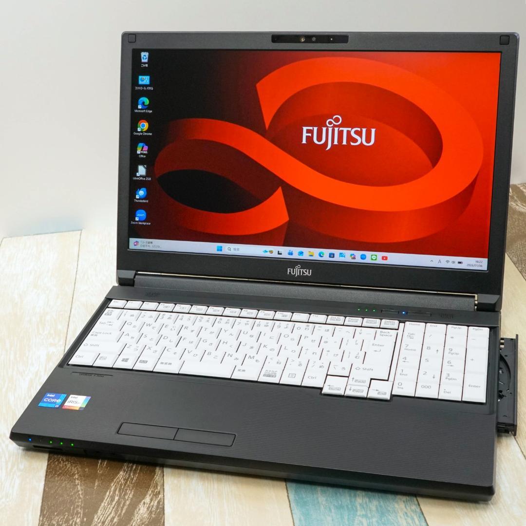 ３２ＧＢにメモリ増設済✨超高速大容量新品ＳＳＤ１ＴＢ搭載✨第１１世代ｉ７✨極美品