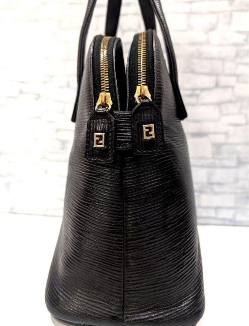 ✨極美品✨　FENDI　フェンディ　ハンドバッグ　トートバッグ　レザー　ブラック