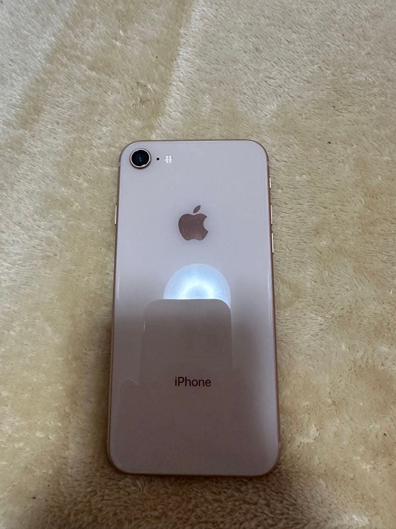 美品！バッテリー100％！iPhone 8 ゴールド 本体