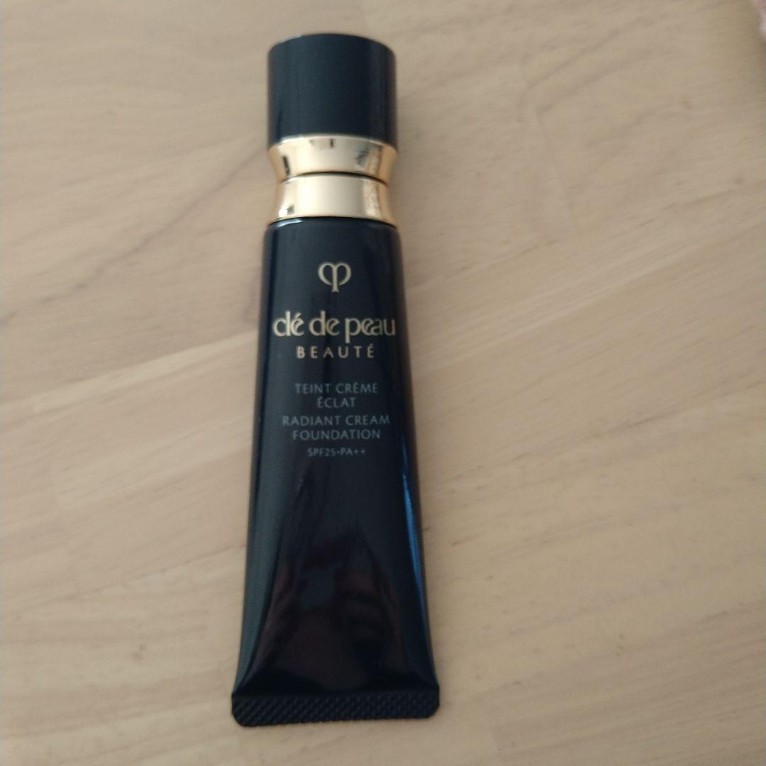 クレ・ド・ポー ボーテ　タンクレームエクラn 25g　オークル00