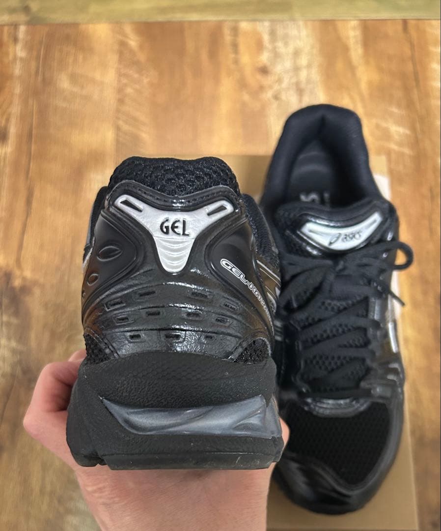 ASICS GEL-KAYANO 14 ブラック