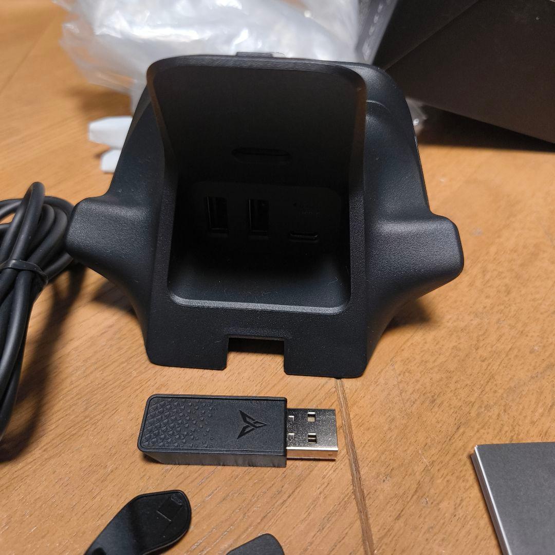 Flydigi Vader 5 Pro ゲームコントローラー 専用充電ドック付