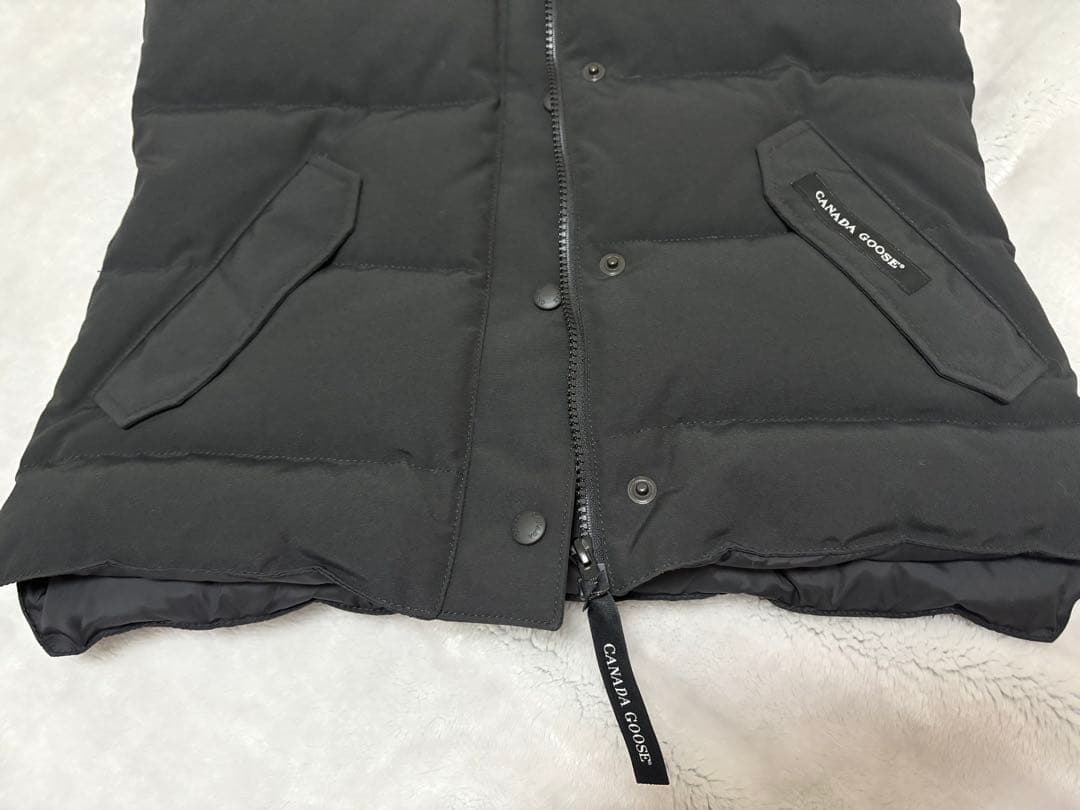 極美品カナダグース ダウンベスト