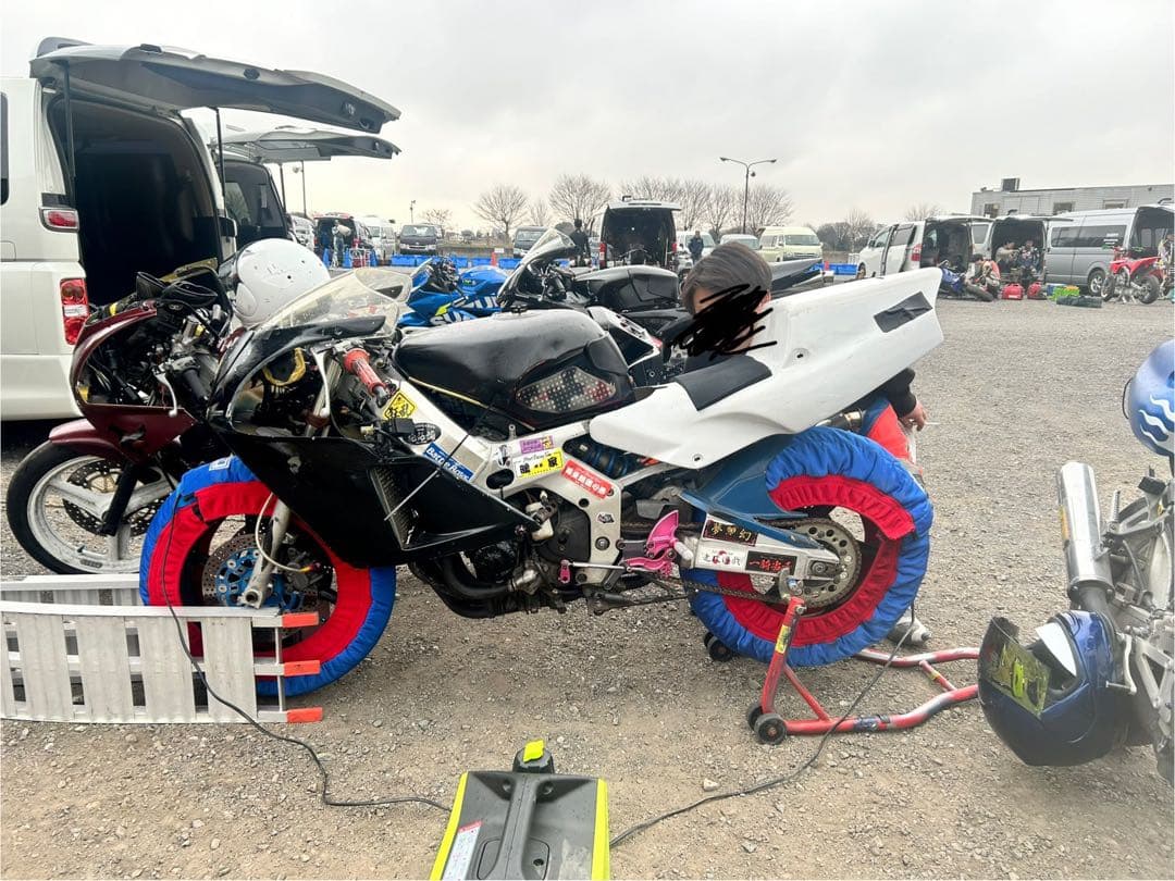 nsr250r mc28 フロントカウル、mc21アンダー？