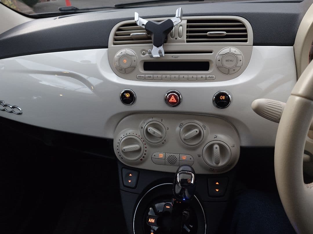 フィアット500 1.2 8v ラウンジ ガラスルーフ車検9年10月付最終値引