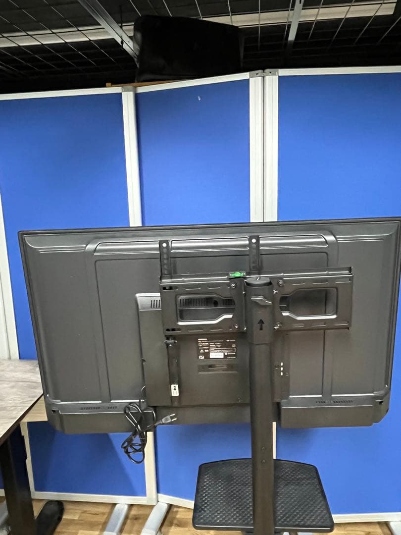 【引取り限定】ORION 42型チューナーレススマートテレビ　キャスタースタンド