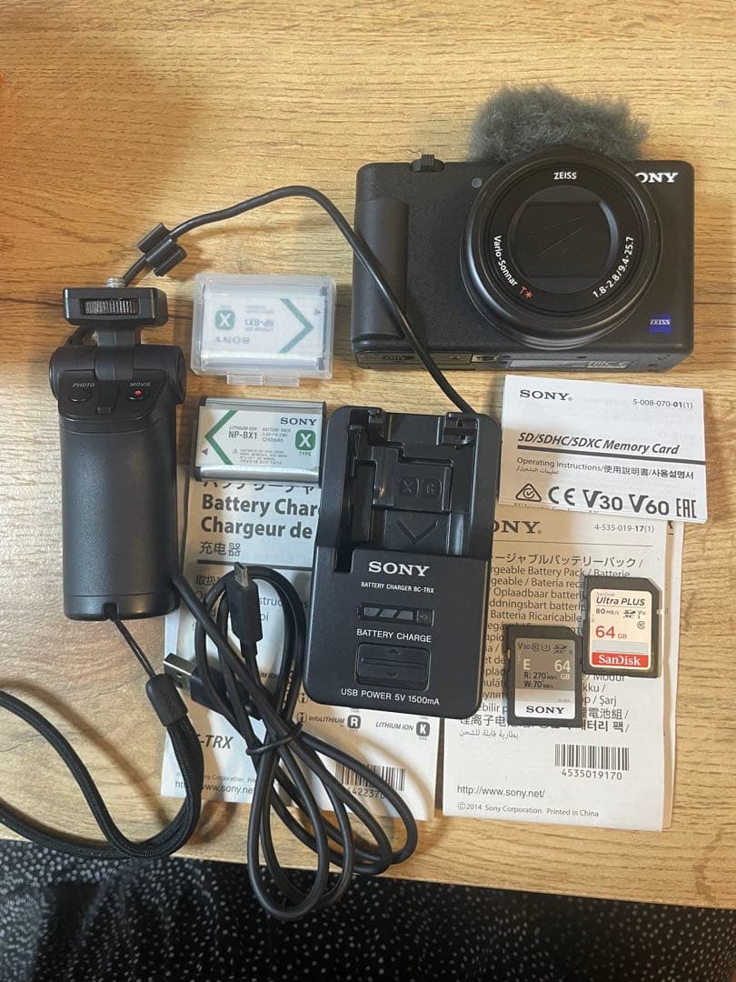SONY ZV-1(海外版) & ハンドグリップ& バッテリーSDカード付!