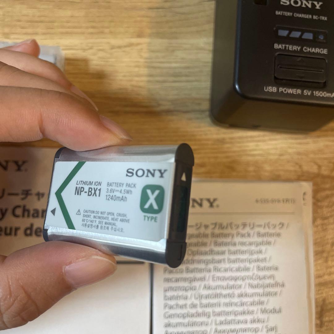 SONY ZV-1(海外版) & ハンドグリップ& バッテリーSDカード付!