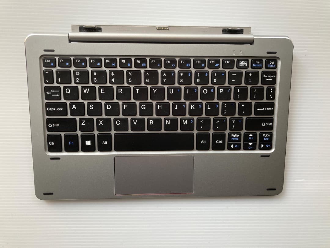 CHUWI 【hi10x】 タブレットpc ＋キーボード（着脱式2-in-1）