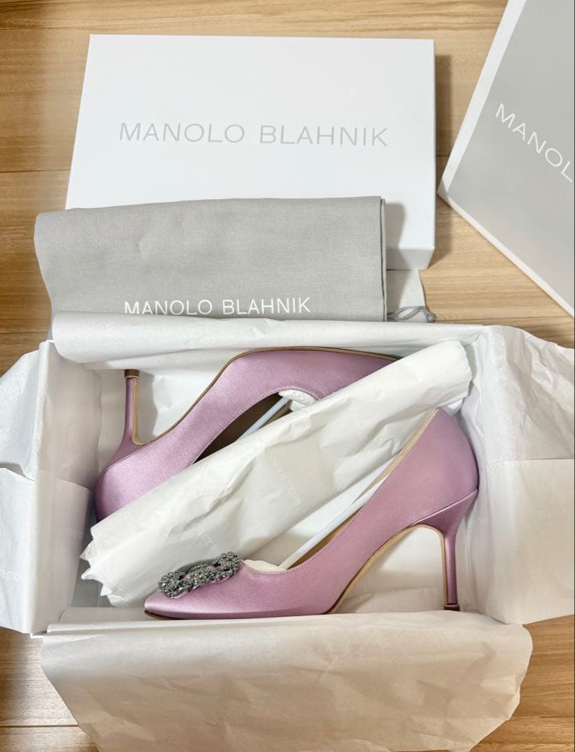 【新品未使用品】MANOLO BLAHNIK ハンギシ9cmヒール　37