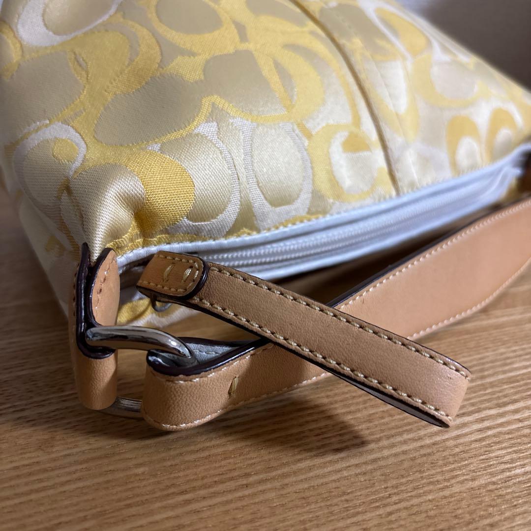 COACH コーチ アクセサリーポーチ　バッグ　シグネチャー イエロー　y2k