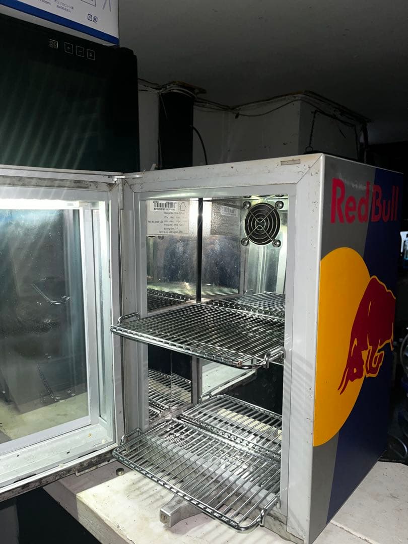 Red Bull 冷蔵庫 2段メッシュ棚付き