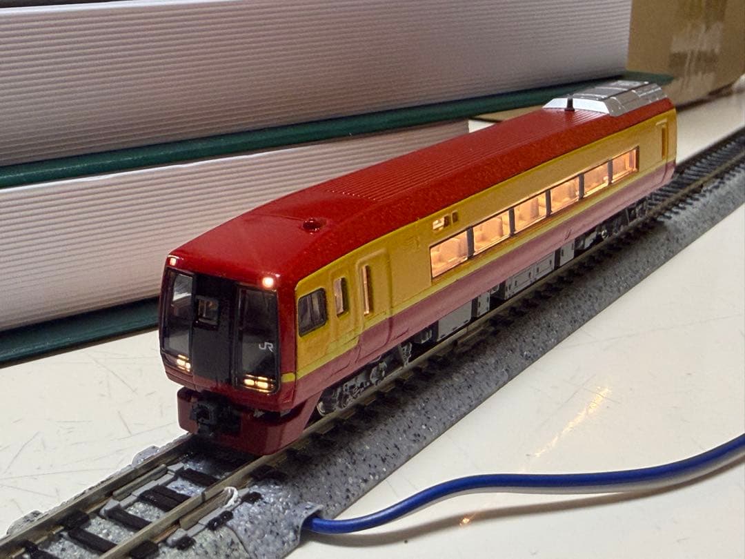 KATO 10-408〝253系1000番台　日光・きぬがわ号〟現行塗装＆新塗装