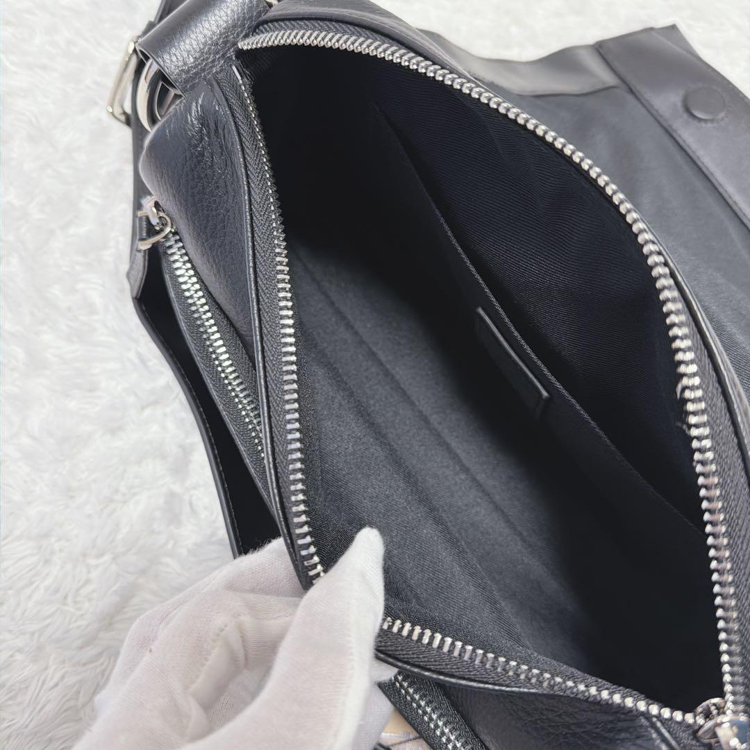 【タグ付き】BEARDSLEY ビアズリー レザー　ボディバッグ