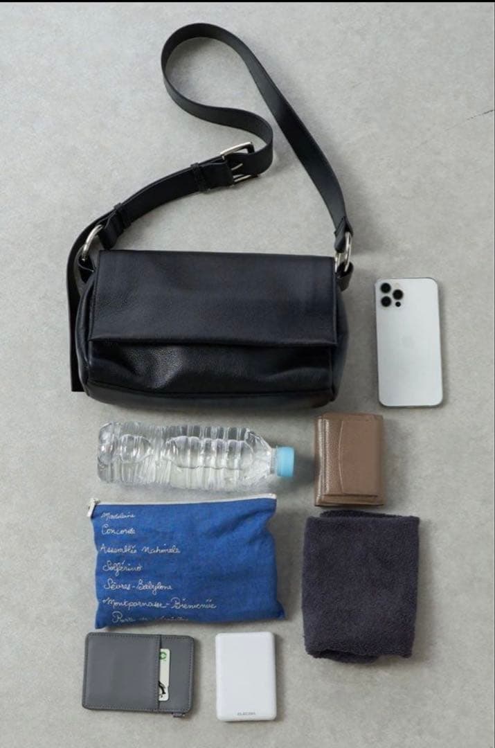 【タグ付き】BEARDSLEY ビアズリー レザー　ボディバッグ