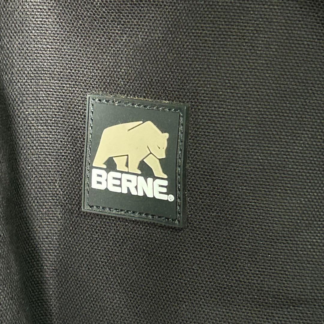 激渋 ダック アクティブ ジャケット パーカー 黒 刺繍 USA企業 ロゴ 美品