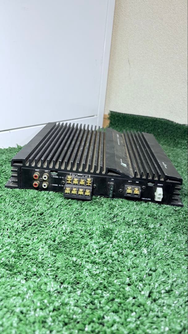 感動するチューニングアンプ　アルパイン 3552 エージング中