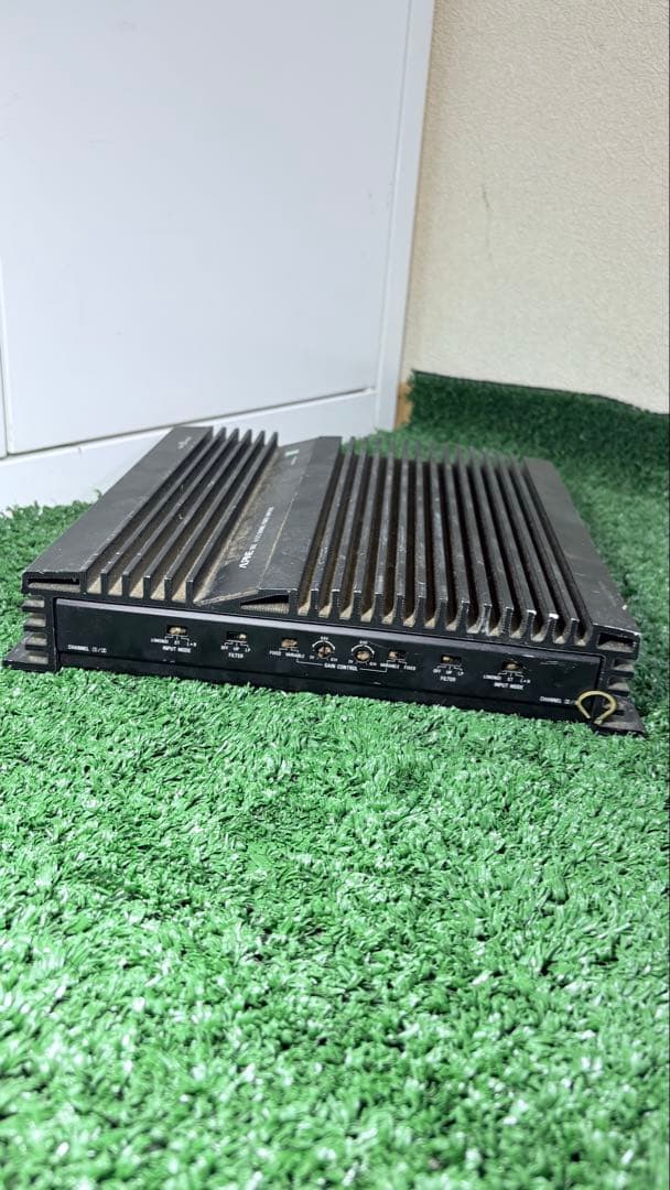 感動するチューニングアンプ　アルパイン 3552 エージング中