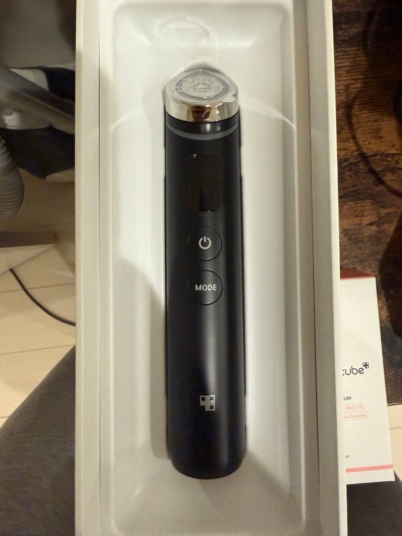 メディキューブ ブースター プロ AGE-R ブラック　美顔器