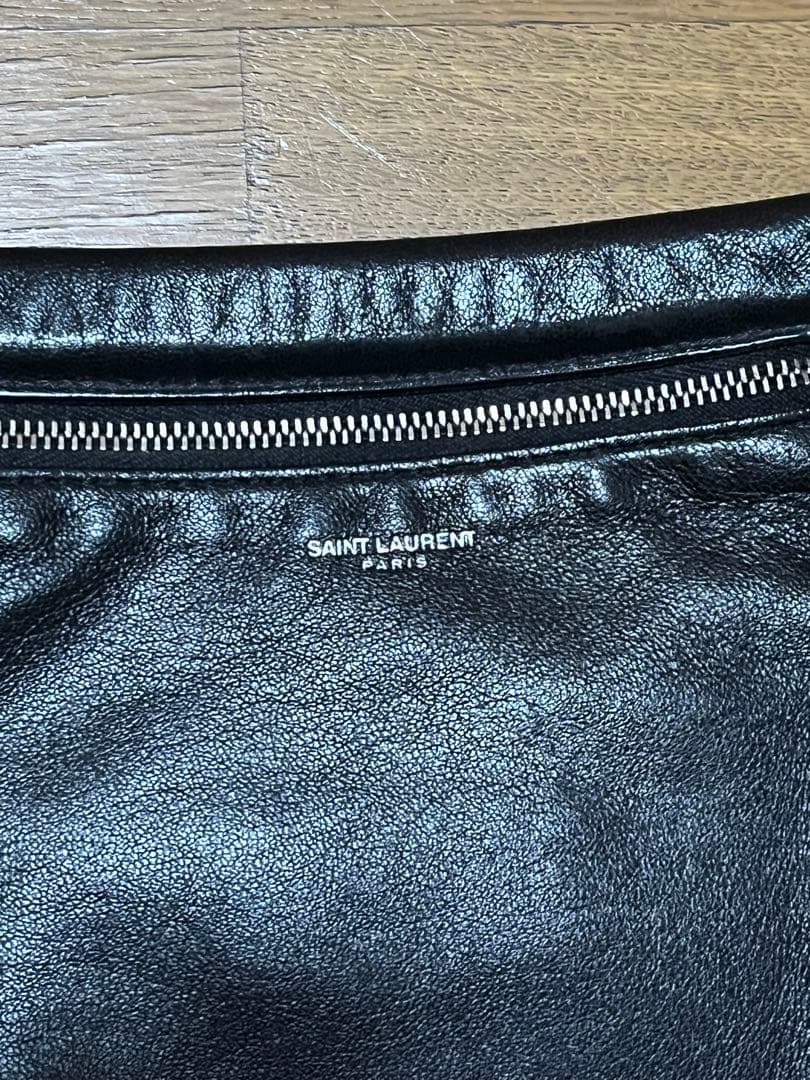 Saint Laurent サンローラン レザーショルダーバッグ　黒
