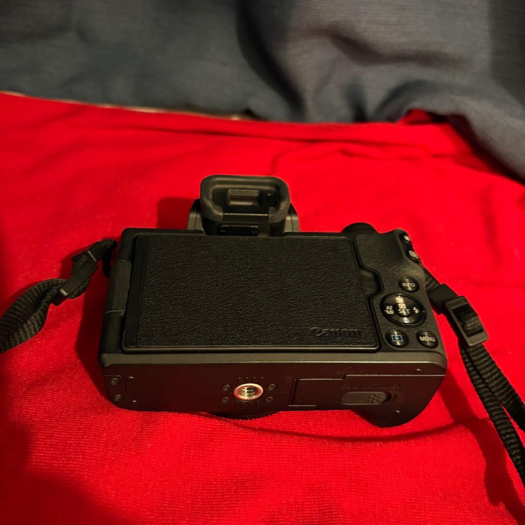 Canon EOS KISS M レンズキット