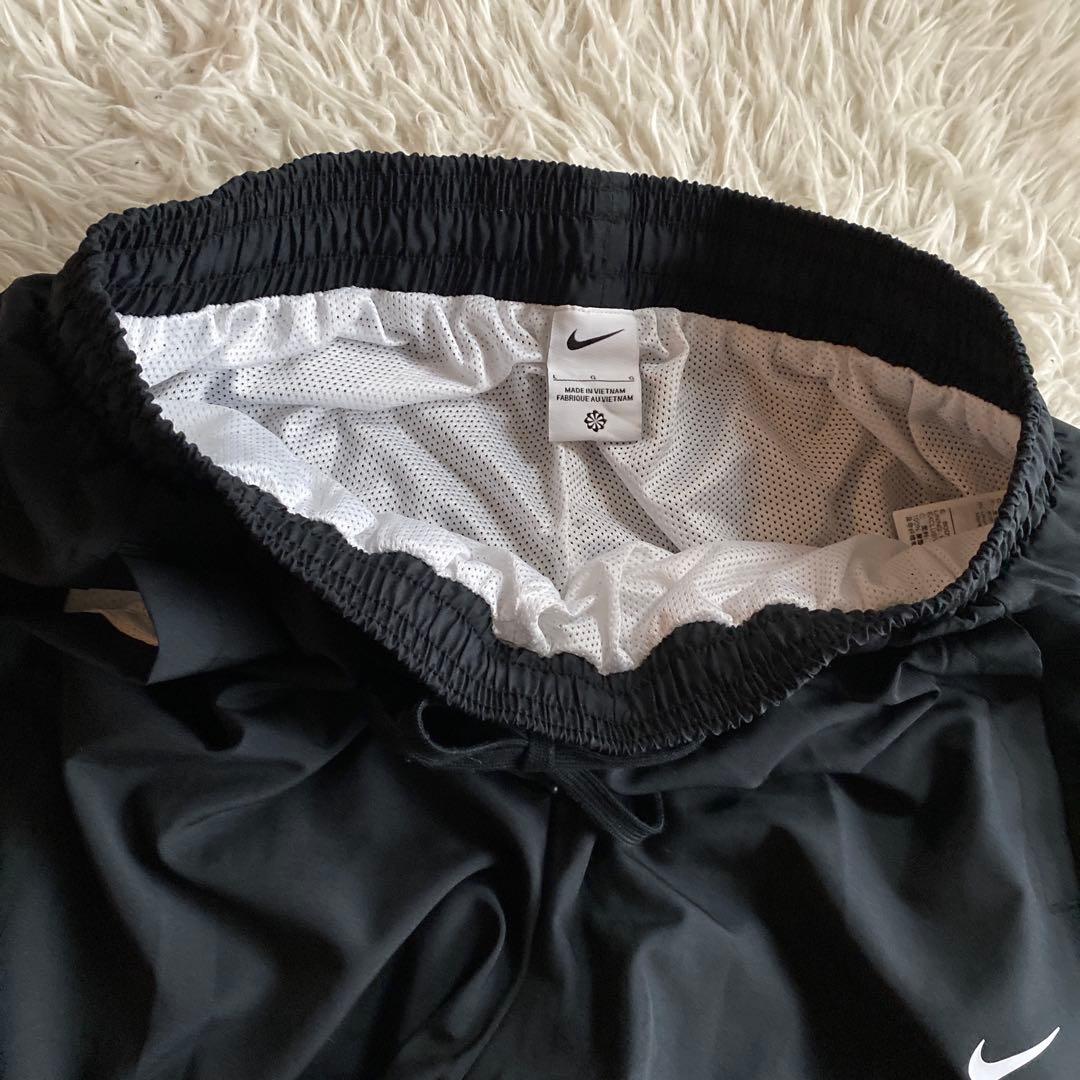 @NIKE ウーブン　上下セットアップ　L 黒　白