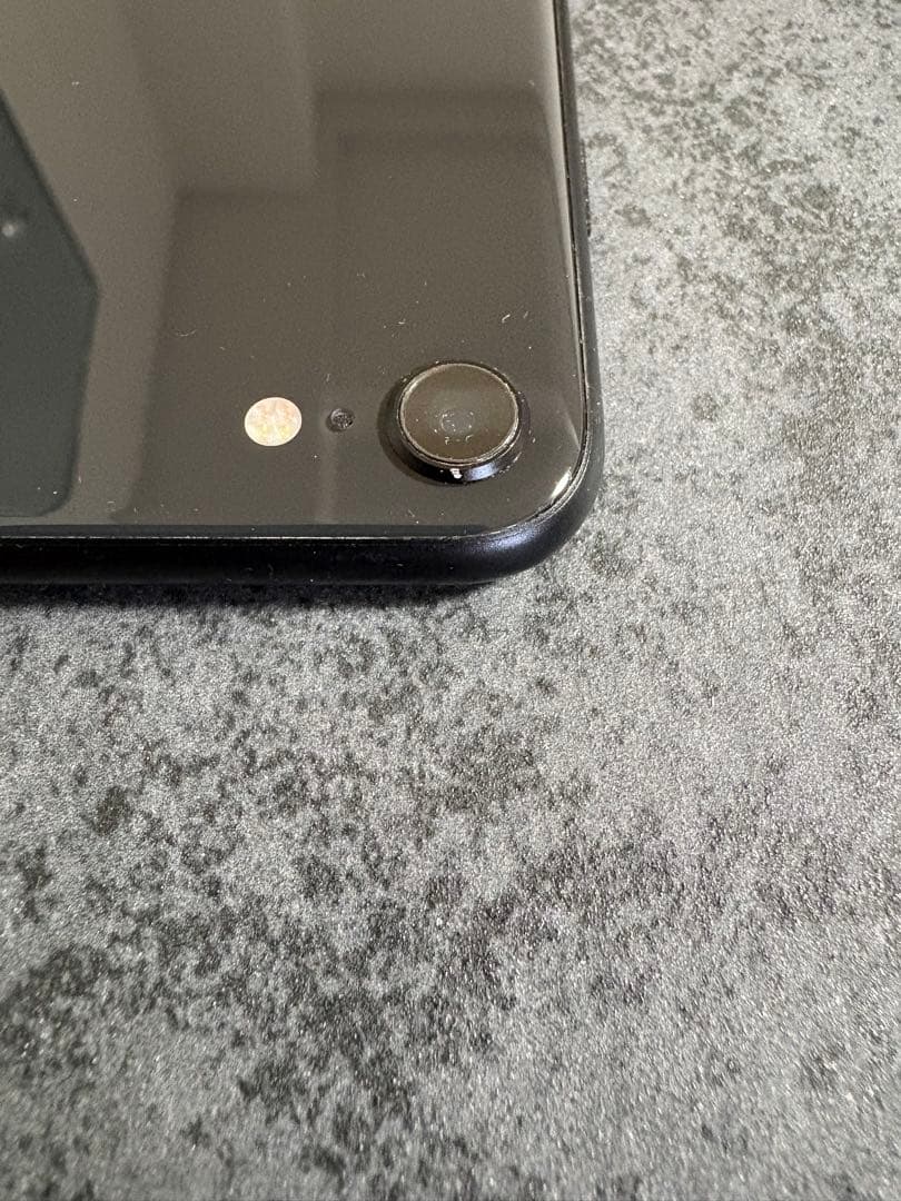 iPhone SE 本体 (第2世代) ブラック 64GB 箱あり美品