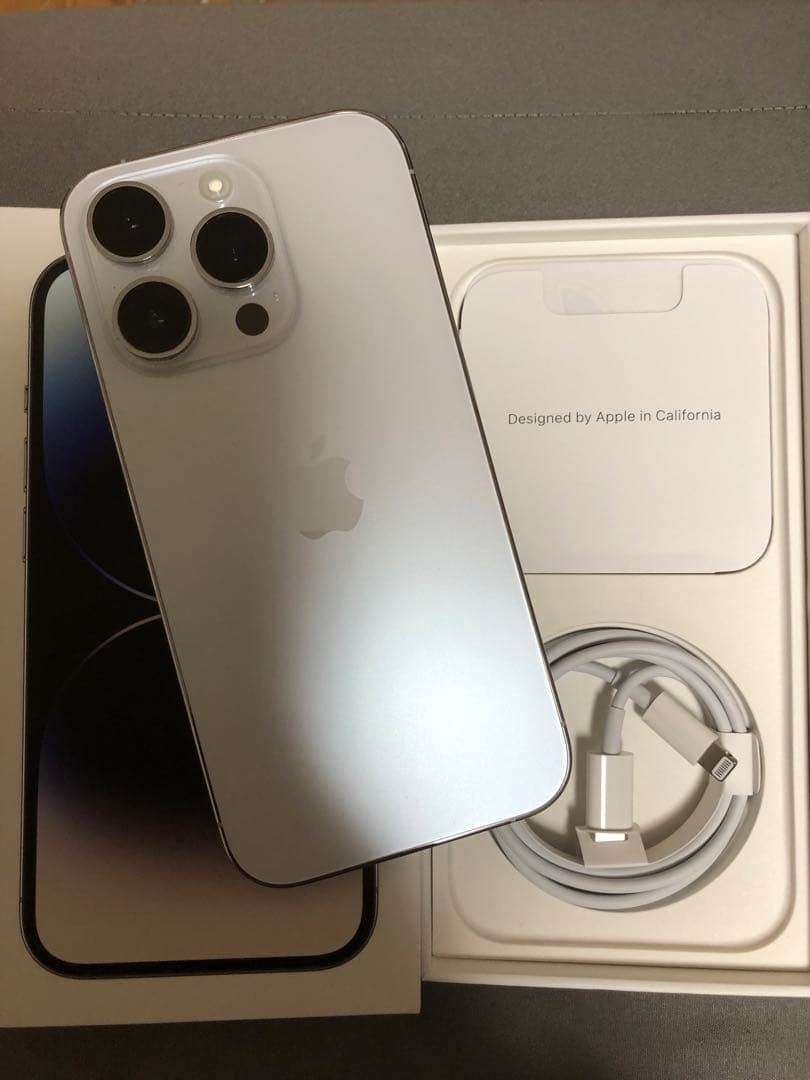 ラ*ン様 iPhone 14 pro シルバー 128GB 本体　Apple s