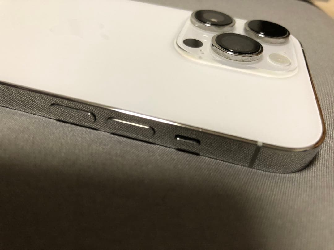 ラ*ン様 iPhone 14 pro シルバー 128GB 本体　Apple s