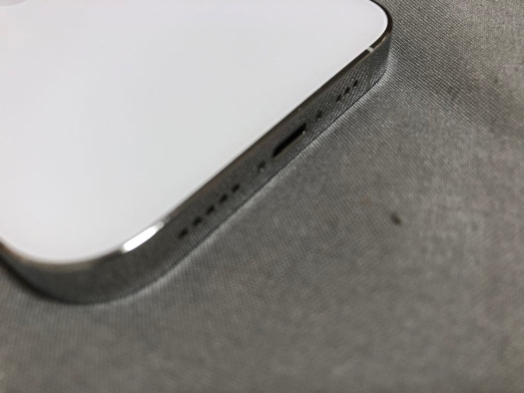 ラ*ン様 iPhone 14 pro シルバー 128GB 本体　Apple s