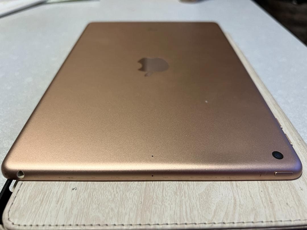 Apple iPad 第6世代　ゴールド 本体Wi-Fiモデル 32GB