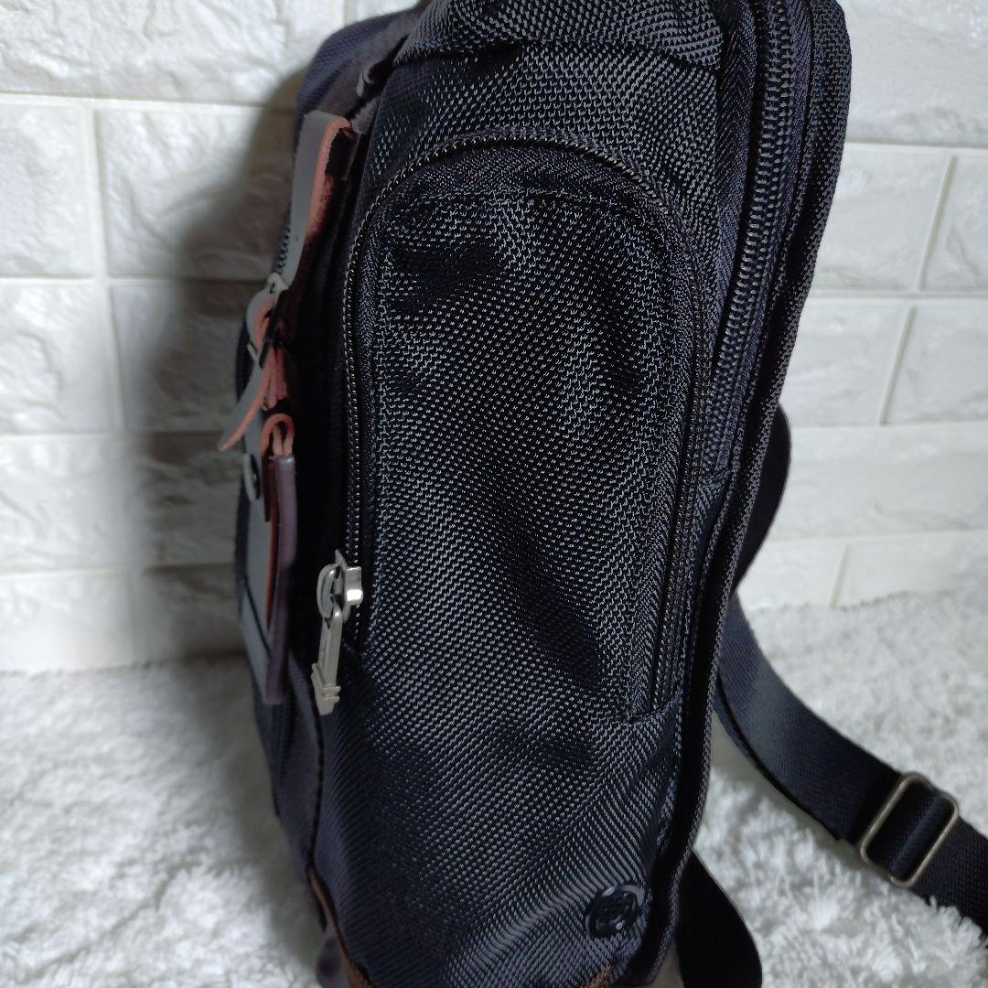 TUMI トゥミ モントレースリング ボディーバッグ ブラック