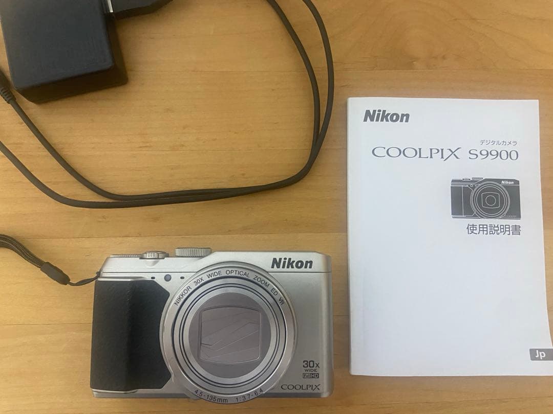 Nikon Coolpix S9900 シルバー　デジカメ　動作確認済み