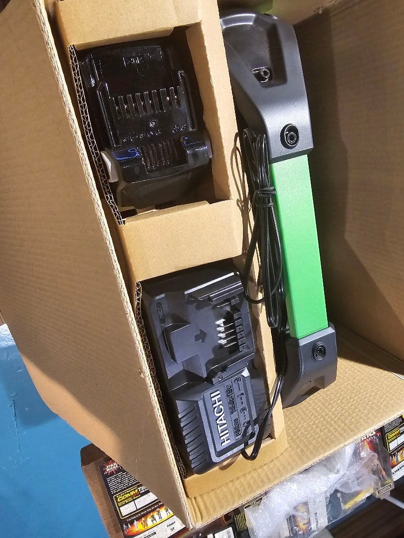 Hitachi Koki ポータブルテレビ UR 18DSML (LSG)