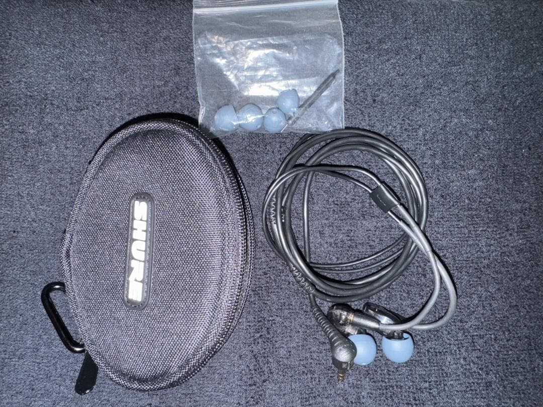 SHURE シュア イヤホン SE215-K-A ブラック 外箱なし