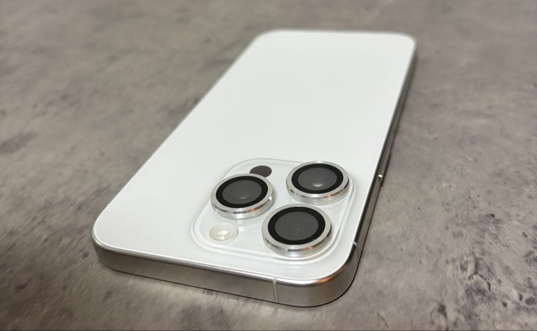 Apple iPhone 15 Pro ホワイト 本体