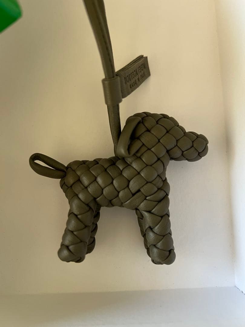 ボッテガヴェネタ Bottega Veneta ドッグチャーム カーキ