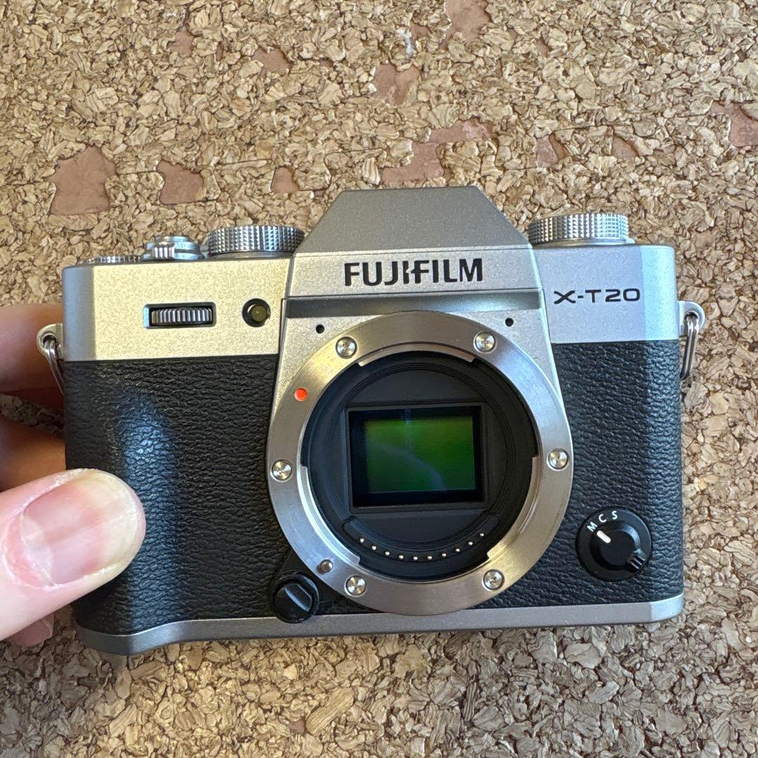 アインさん専用　Fujifilm X-T20 ミラーレスカメラ 本体のみ訳あり