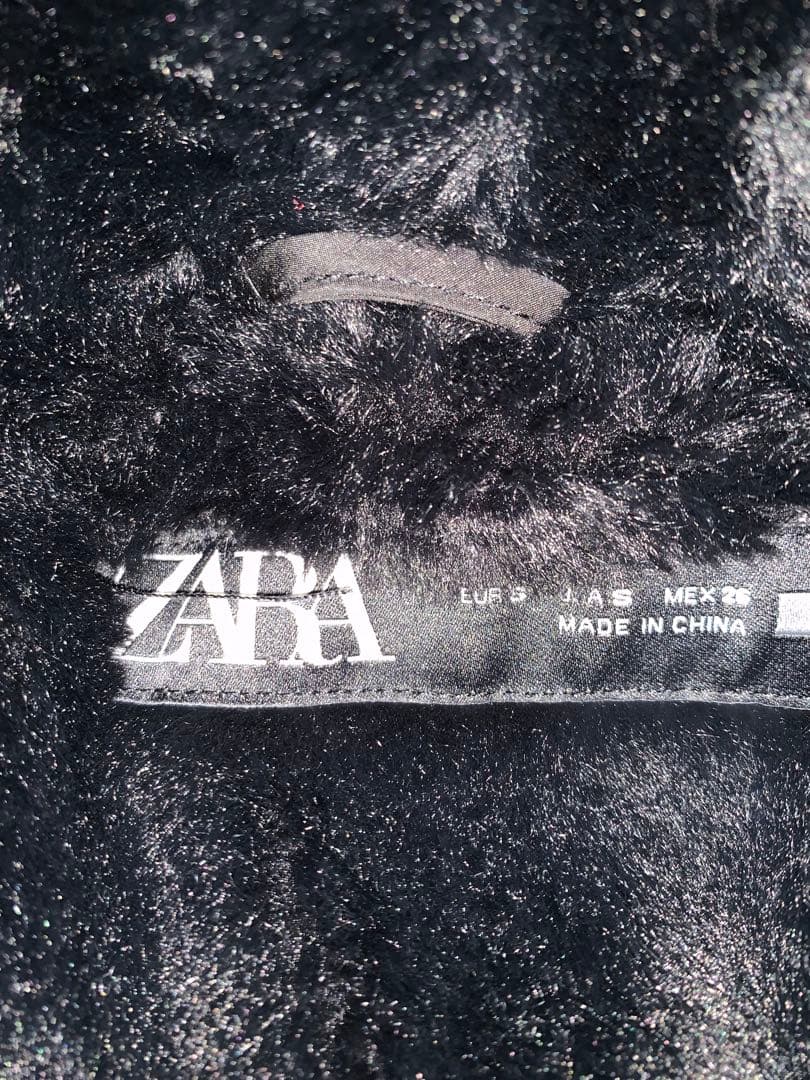 ZARAフード付き 黒 ショートダウンジャケットSサイズ