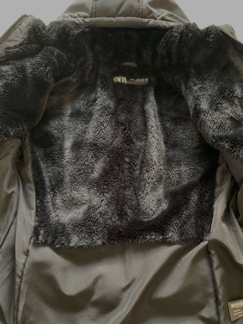 ZARAフード付き 黒 ショートダウンジャケットSサイズ