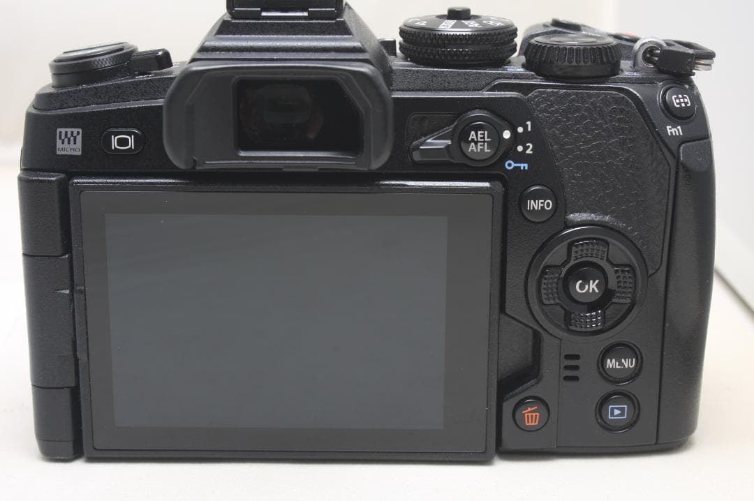 オリンパス OM-D E-M1 MARK II ボディ シャッター数888回