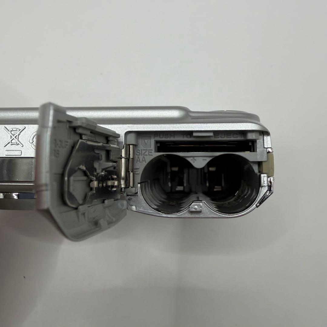 【動作品】FUJIFILM FINEPIX AV150 コンデジ 単三電池式