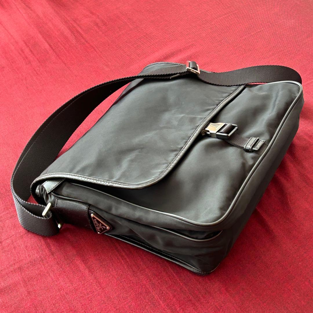 PRADA プラダ メッセンジャーバッグ ナイロン 黒