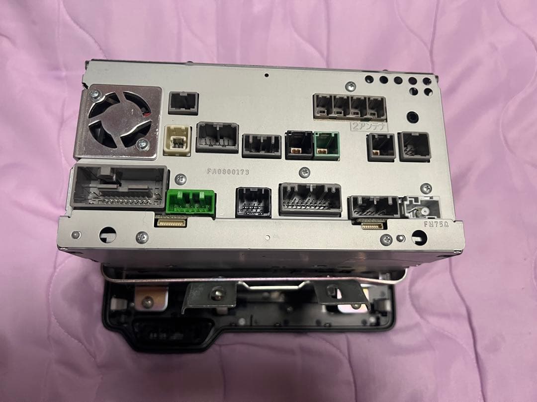 ホンダGathers 8インチナビ VXU-185NBi N-BOX JF3