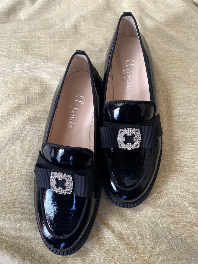 artemis by DIANA ビジューリボン　厚底ローファー